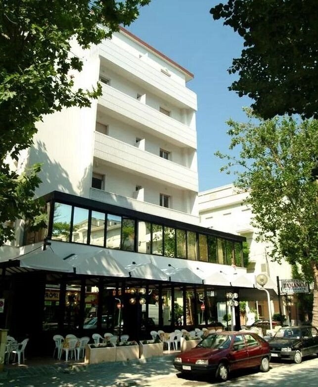 Фотографія Tamanco 3*